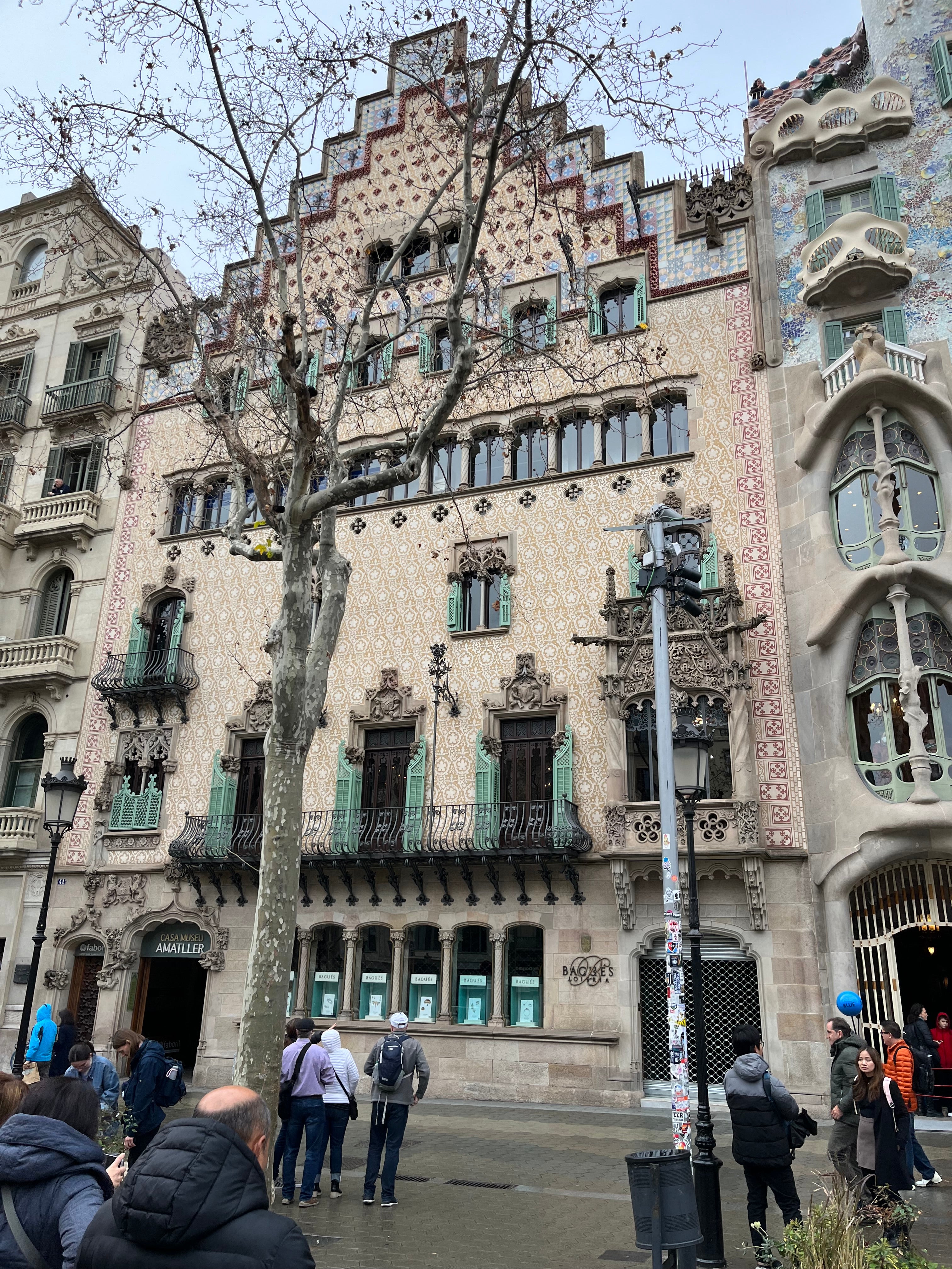 صندوق ما بعد السفر إسبانيا — دالي