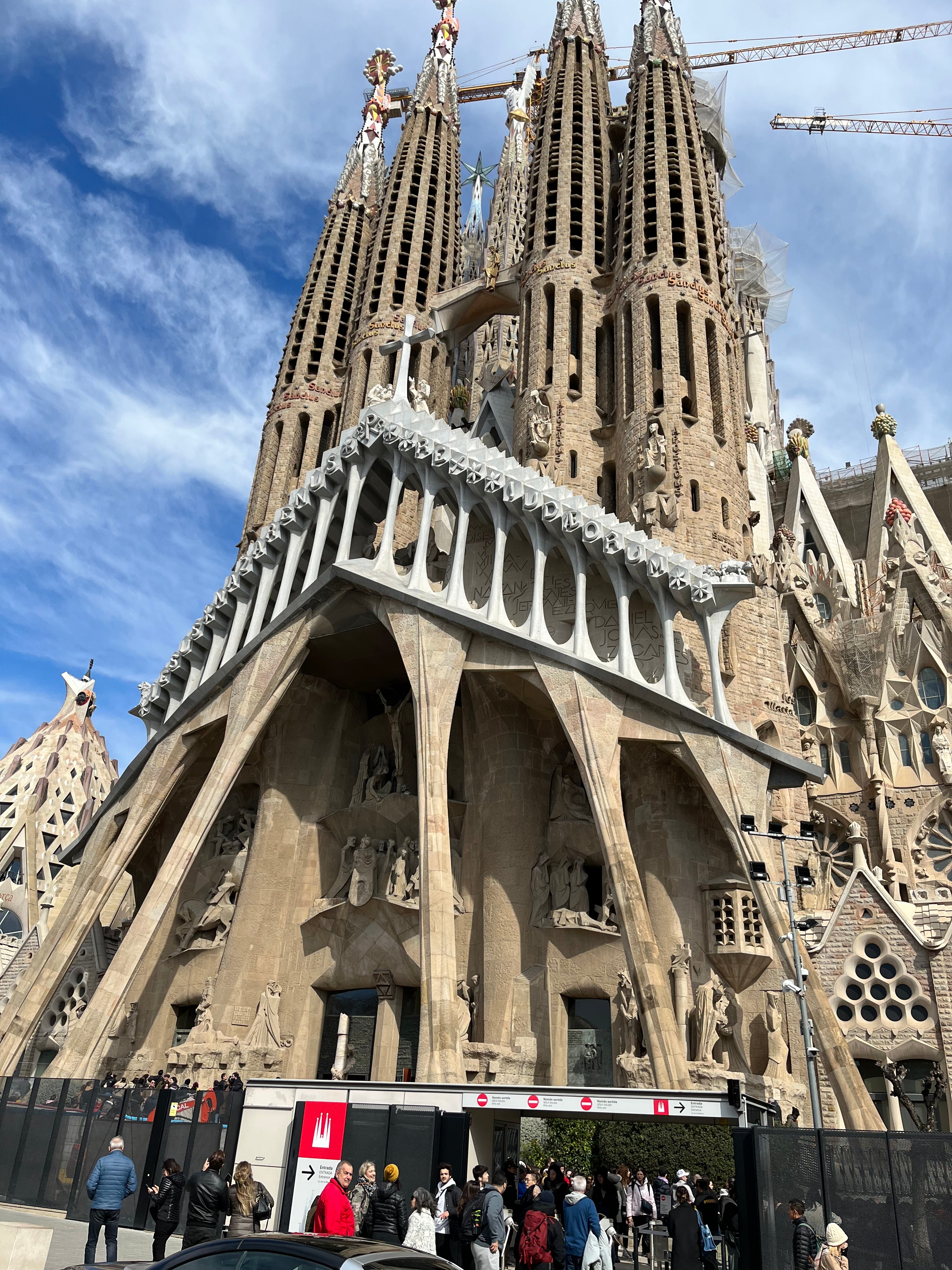 صندوق ما بعد السفر إسبانيا — دالي